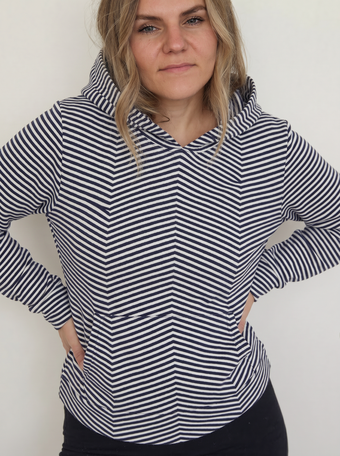Hoodie "Coastal Drift" - simplify by evelyn